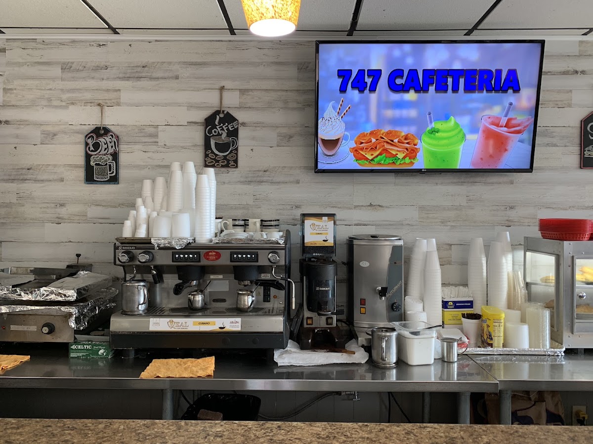 747 Cafeteria